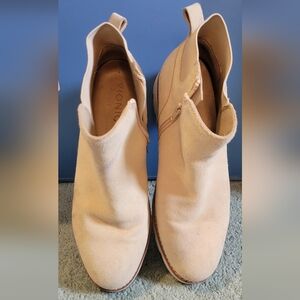 Vionic Women's Cream Ankle Boots 7